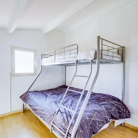 Les Cabestans 1-2-3-2 Apartment *